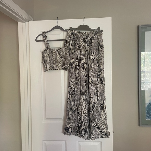 Paper Crane Other - Black and White Patterned Two-Piece Outfit